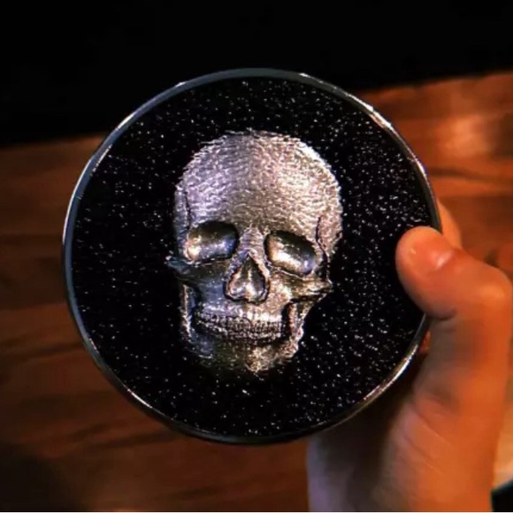 2024 NIB B&BW “Vampire Blood” 3-Wick Candle w Metal Embossed Skull Lid. - Picture 4 of 11